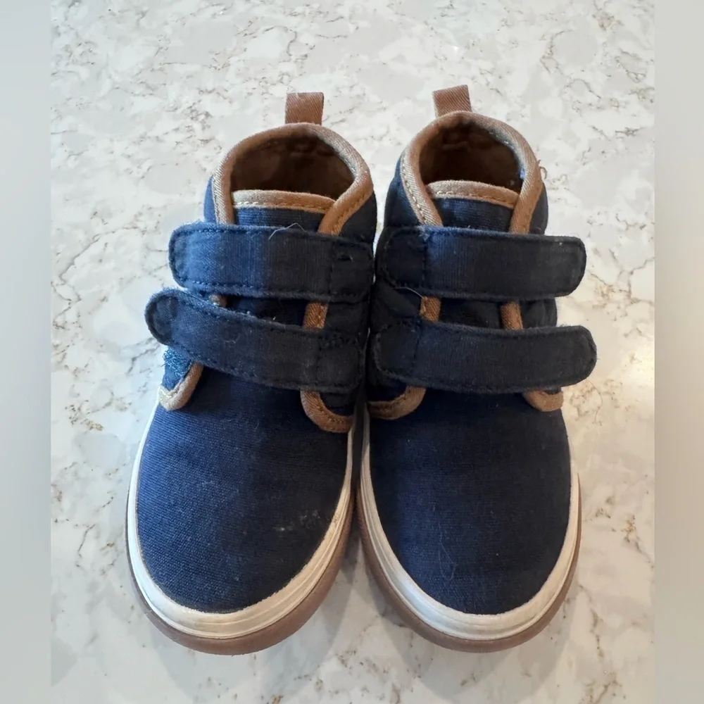 Old Navy size 6 Blue and Brown Kids Shoes